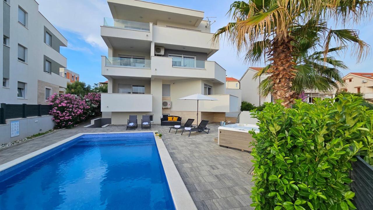 Apartments Pool Villa Aldura 诺瓦利娅 外观 照片