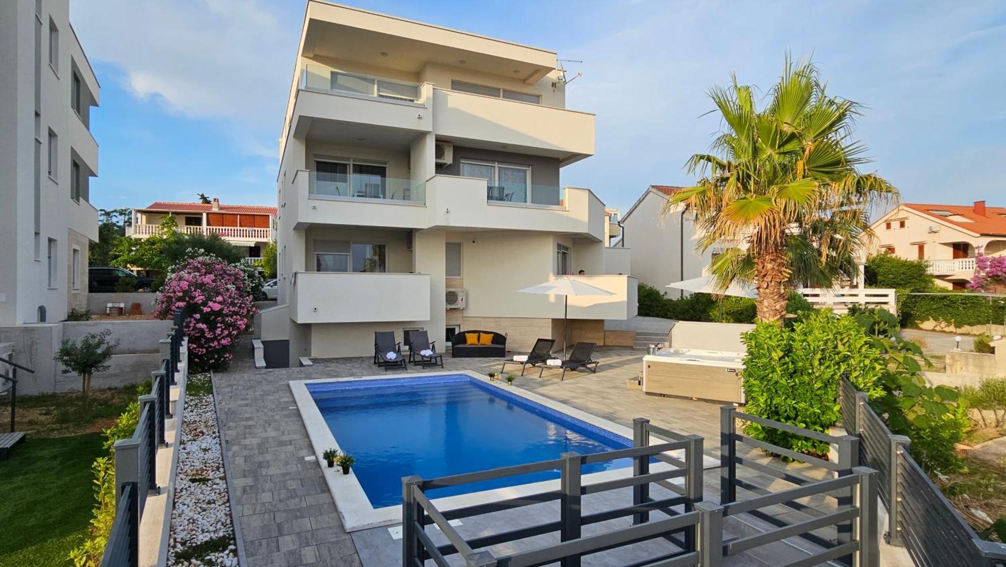 Apartments Pool Villa Aldura 诺瓦利娅 外观 照片