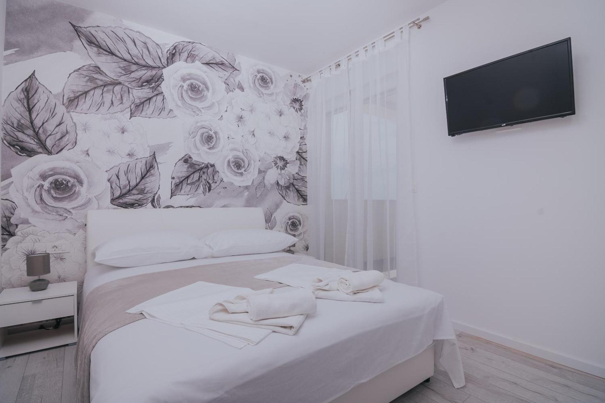 Apartments Pool Villa Aldura 诺瓦利娅 客房 照片