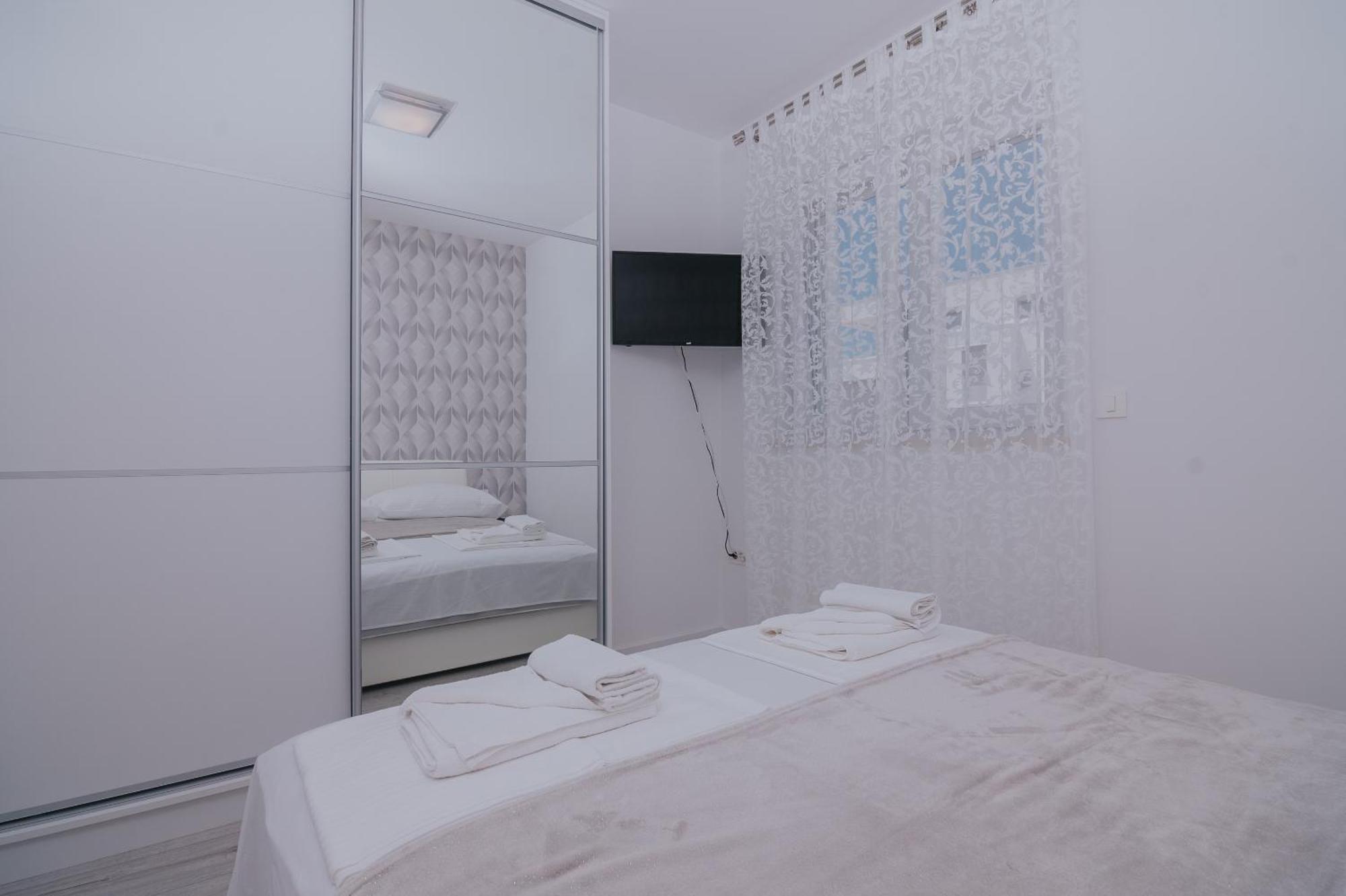 Apartments Pool Villa Aldura 诺瓦利娅 客房 照片