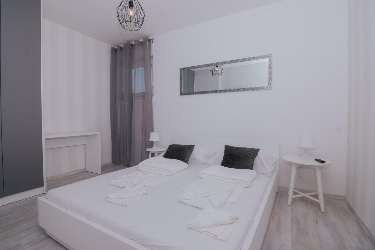 Apartments Pool Villa Aldura 诺瓦利娅 外观 照片