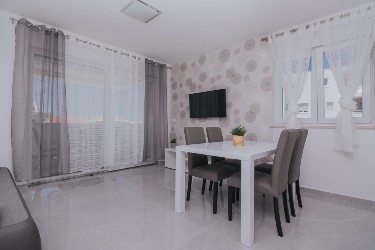 Apartments Pool Villa Aldura 诺瓦利娅 客房 照片