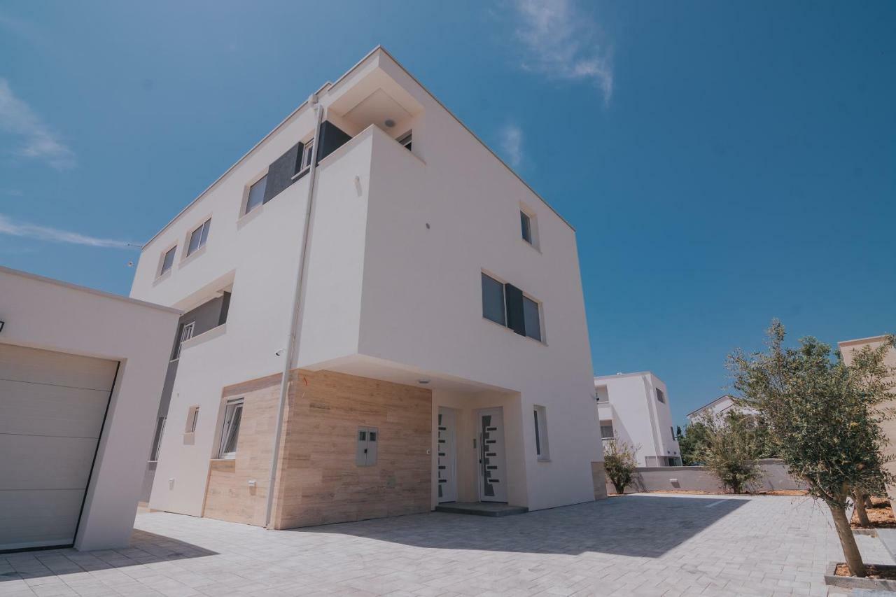 Apartments Pool Villa Aldura 诺瓦利娅 外观 照片