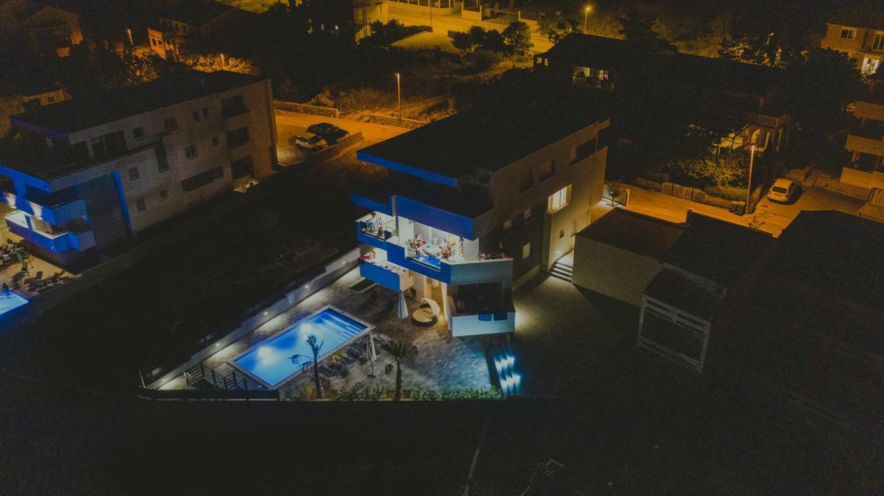 Apartments Pool Villa Aldura 诺瓦利娅 外观 照片